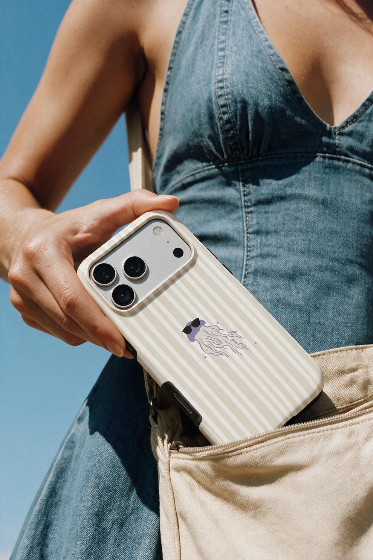 Lilac jellyfish coastal Tough Phone Case